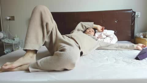 exhibitionism44 online show from January 6, 4:58 am