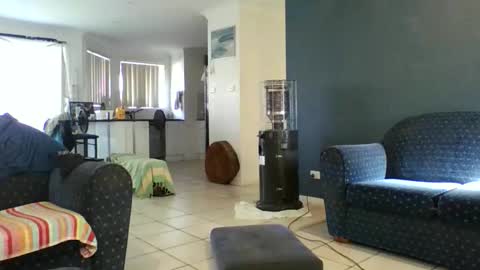 exhibitionnude online show from May 27, 11:02 pm