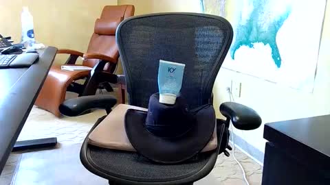 exhibitman69_ldb online show from May 28, 8:51 pm