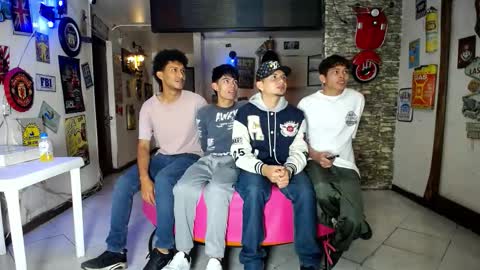 extrangers online show from October 30, 12:28 pm