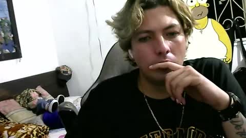 Snapshot of eyesgreenman chatting on October 11, 5:22 am eyesgreenman online show from October 11, 5:22 am