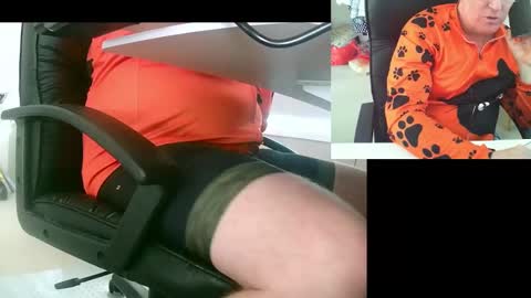 Snapshot of ezondi1 chatting on February 7, 6:35 am EZONDI online show from February 7, 6:35 am