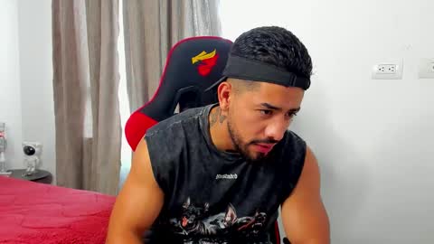 Ezzio Scolaro online show from February 8, 8:24 pm