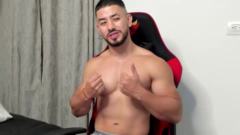 Ezzio Scolaro online show from September 27, 11:57 pm