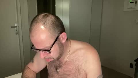 fabiothick online show from October 11, 8:35 pm