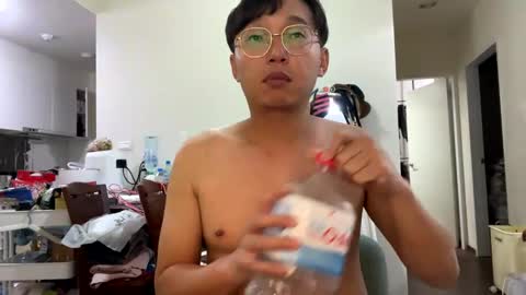 faint45508542 online show from January 3, 1:58 pm