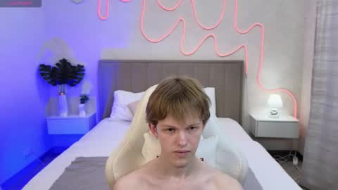 Fakeangel online show from November 3, 4:49 am