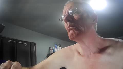 fantasyresort online show from April 23, 3:11 am