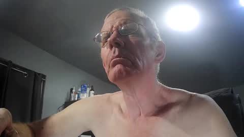 fantasyresort online show from April 22, 3:02 am