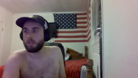 Snapshot of farmboy2398 chatting on December 21, 1:36 am farmboy2398 online show from December 21, 1:36 am