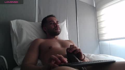 Snapshot of faustosaenz chatting on January 24, 9:58 pm FAUSTO online show from January 24, 9:58 pm