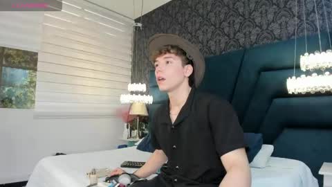Femboy Max online show from June 5, 11:49 am