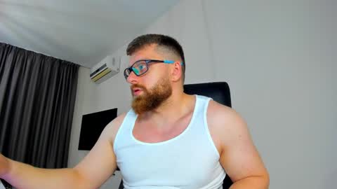 FindomGuyXXX online show from April 18, 4:19 pm