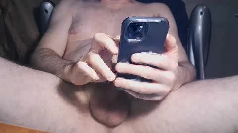 Snapshot of fishouttawater1 chatting on January 18, 5:03 am Fishouttawater1 online show from January 18, 5:03 am