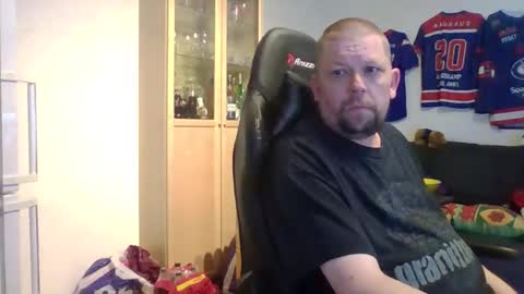 fluffy_espen online show from June 9, 10:50 am
