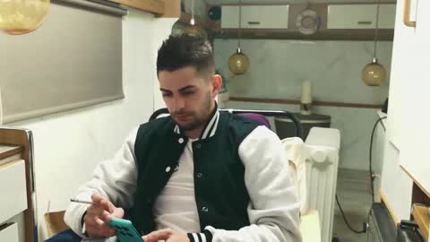 independent model online show from March 16, 7:07 pm