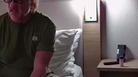 foodforcatfists online show from March 30, 1:28 am