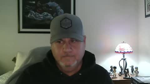 Snapshot of foreplayman22 chatting on March 6, 9:42 pm foreplayman22 online show from March 6, 9:42 pm