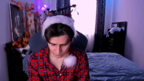 Foxicfu online show from December 20, 9:27 am