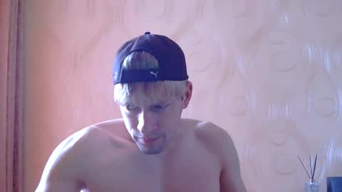frame_tamer888 online show from May 18, 9:04 am