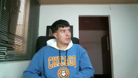 Snapshot of franccesco_699 chatting on October 20, 9:41 pm franccesco_699 online show from October 20, 9:41 pm