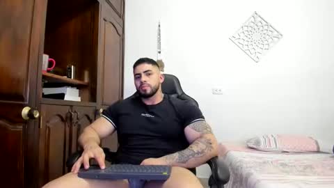 frank_foxx1 online show from May 31, 2:56 am