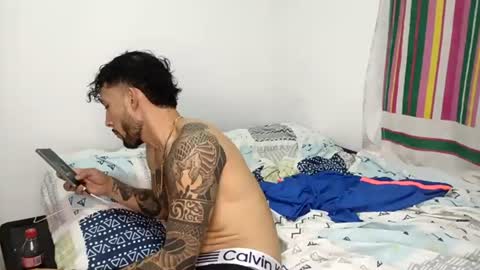 frankdanielsmolano online show from June 28, 3:34 am