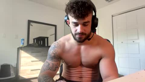 freakyfitking online show from December 3, 7:44 pm