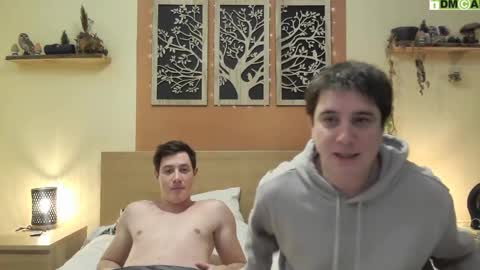 Snapshot of frenchhornybibs chatting on February 9, 8:56 pm French Horny Bibs online show from February 9, 8:56 pm