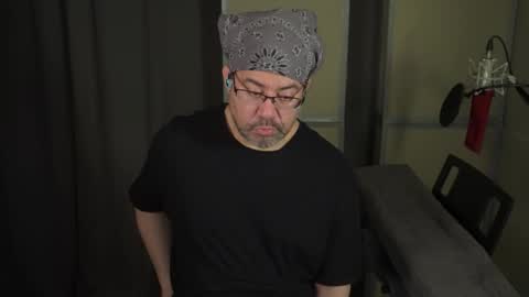 freqmoar online show from March 7, 3:32 pm