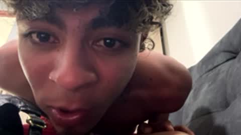 freyva_ online show from April 20, 5:54 am