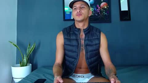 Adam y pitter online show from December 18, 11:34 am