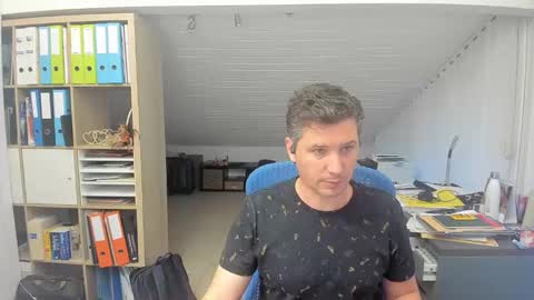 Snapshot of frikits chatting on October 10, 4:23 pm Francois online show from October 10, 4:23 pm