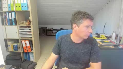 Snapshot of frikits chatting on October 3, 4:56 pm Francois online show from October 3, 4:56 pm