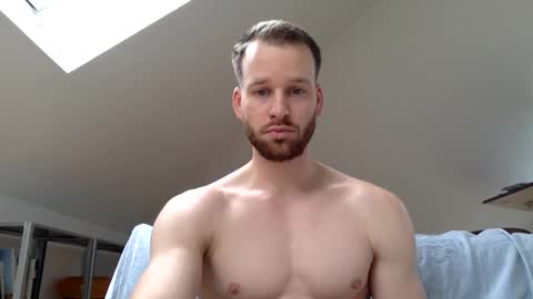 frozenyoga online show from November 29, 11:45 am