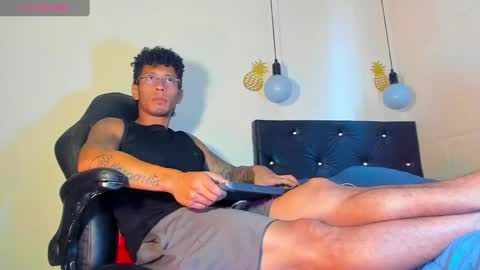 Snapshot of fuck_hardlove chatting on January 6, 10:47 pm Ricardodominic 1 MODELO INDEPENDIENTE online show from January 6, 10:47 pm