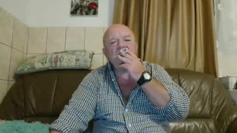 fullballs6 online show from September 19, 2:12 am