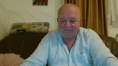 fullballs6 online show from November 12, 3:12 am