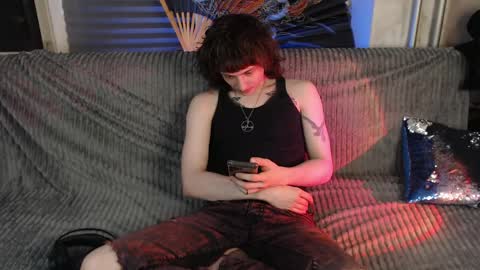 Ian online show from April 20, 3:58 pm