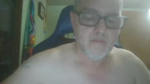 Snapshot of gadude45 chatting on October 8, 11:20 pm gadude45 online show from October 8, 11:20 pm