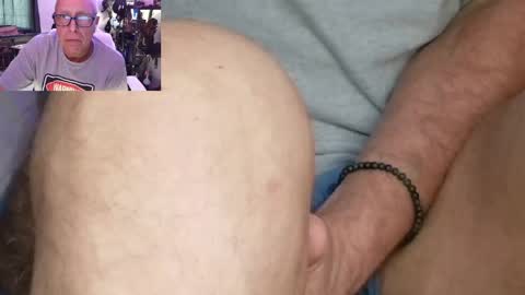 garnettrobert438 online show from June 7, 7:43 pm
