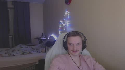 Snapshot of gasturfahe chatting on March 2, 7:41 pm gasturfahe online show from March 2, 7:41 pm