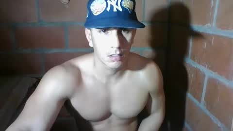 Snapshot of gattitosexy_95 chatting on October 30, 7:26 pm gattitosexy_95 online show from October 30, 7:26 pm