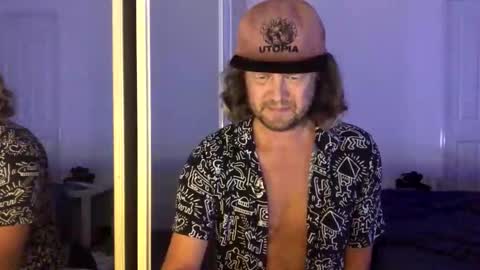 gcsurfer81 online show from March 17, 8:39 am