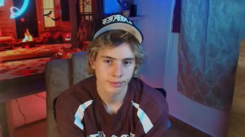 Gem Dominus online show from October 19, 1:21 am