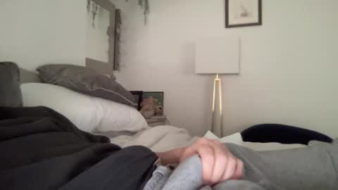 Snapshot of gentle_stranger chatting on February 19, 12:33 pm Gentle Stranger online show from February 19, 12:33 pm