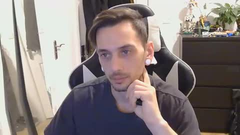 georgek0011 online show from April 1, 9:45 pm