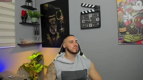 Snapshot of giorgio_leone2 chatting on December 21, 2:19 am Giorgio leone online show from December 21, 2:19 am