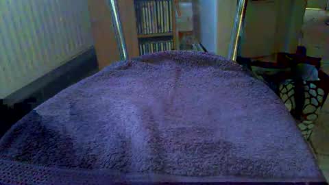 Snapshot of girafsnoop chatting on September 30, 12:53 pm girafsnoop online show from September 30, 12:53 pm