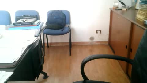 giuseppevai1 online show from April 15, 9:31 am